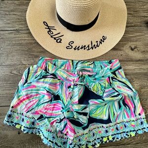 Lilly Pulitzer Pull-on shorts (XS)